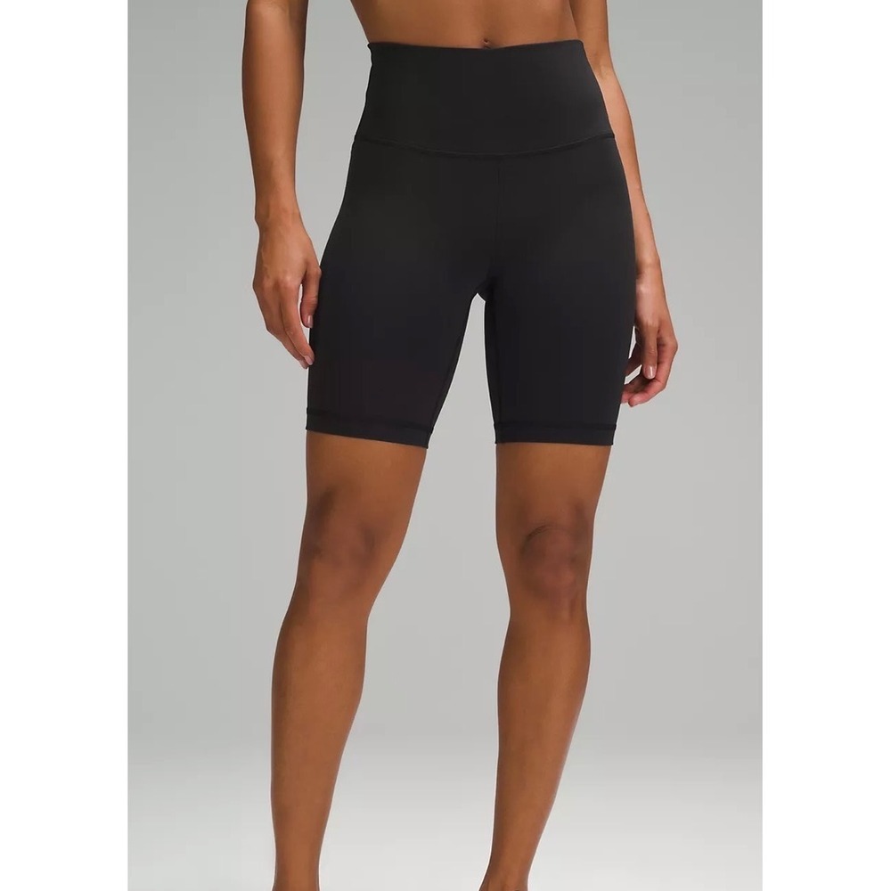 Wunder Train High-Rise Short 8" in Black Size 2